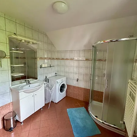 בית אירוח And Tajcr *