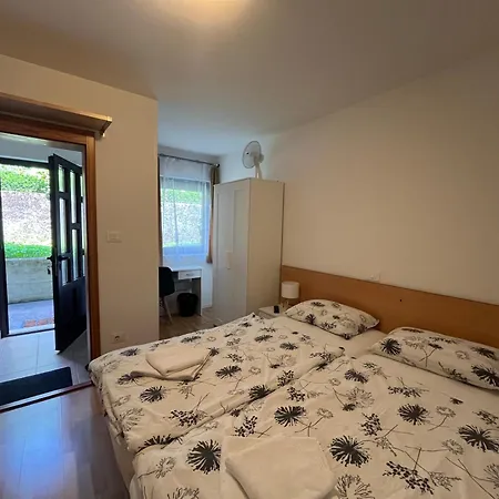 And Tajcr בית אירוח *