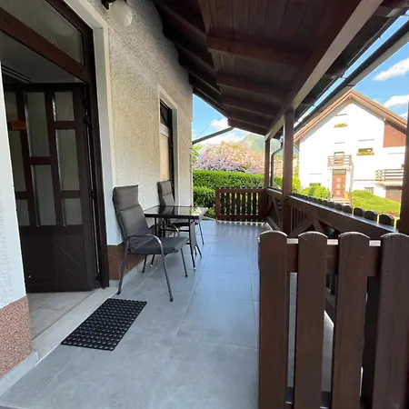 And Tajcr * בובק